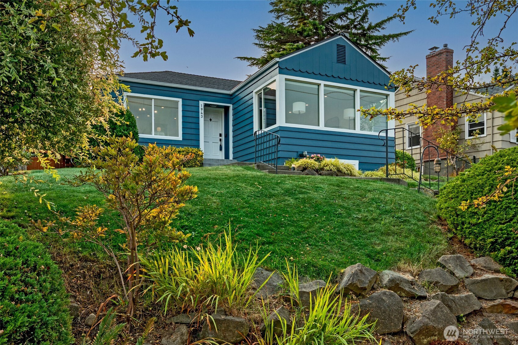 1943 34th Avenue W, Seattle, WA 98199