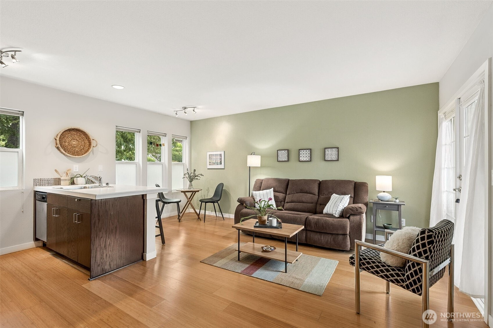 6547 42nd Avenue SW, Seattle, WA 98136