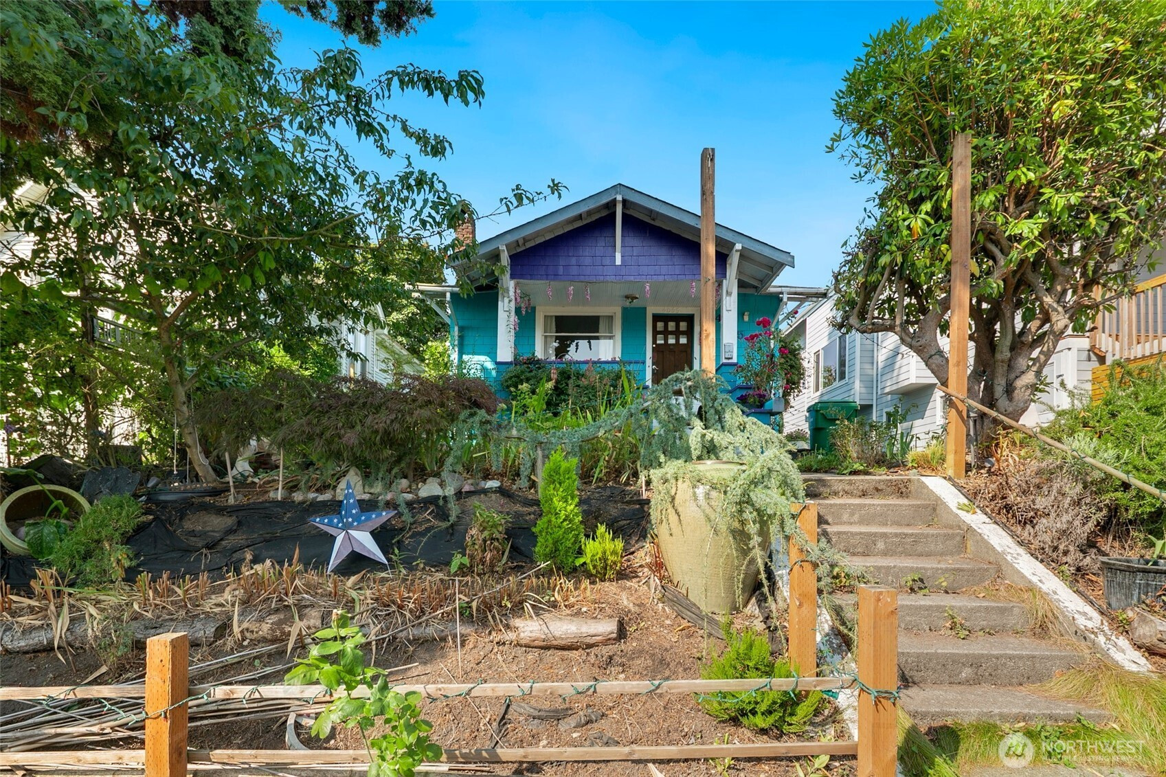 4055 Latona Avenue NE, Seattle, WA 98105