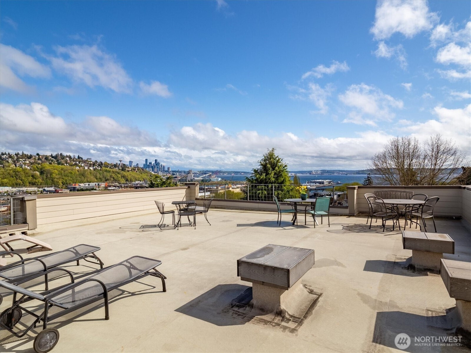 2200 Thorndyke Avenue W, Seattle, WA 98199