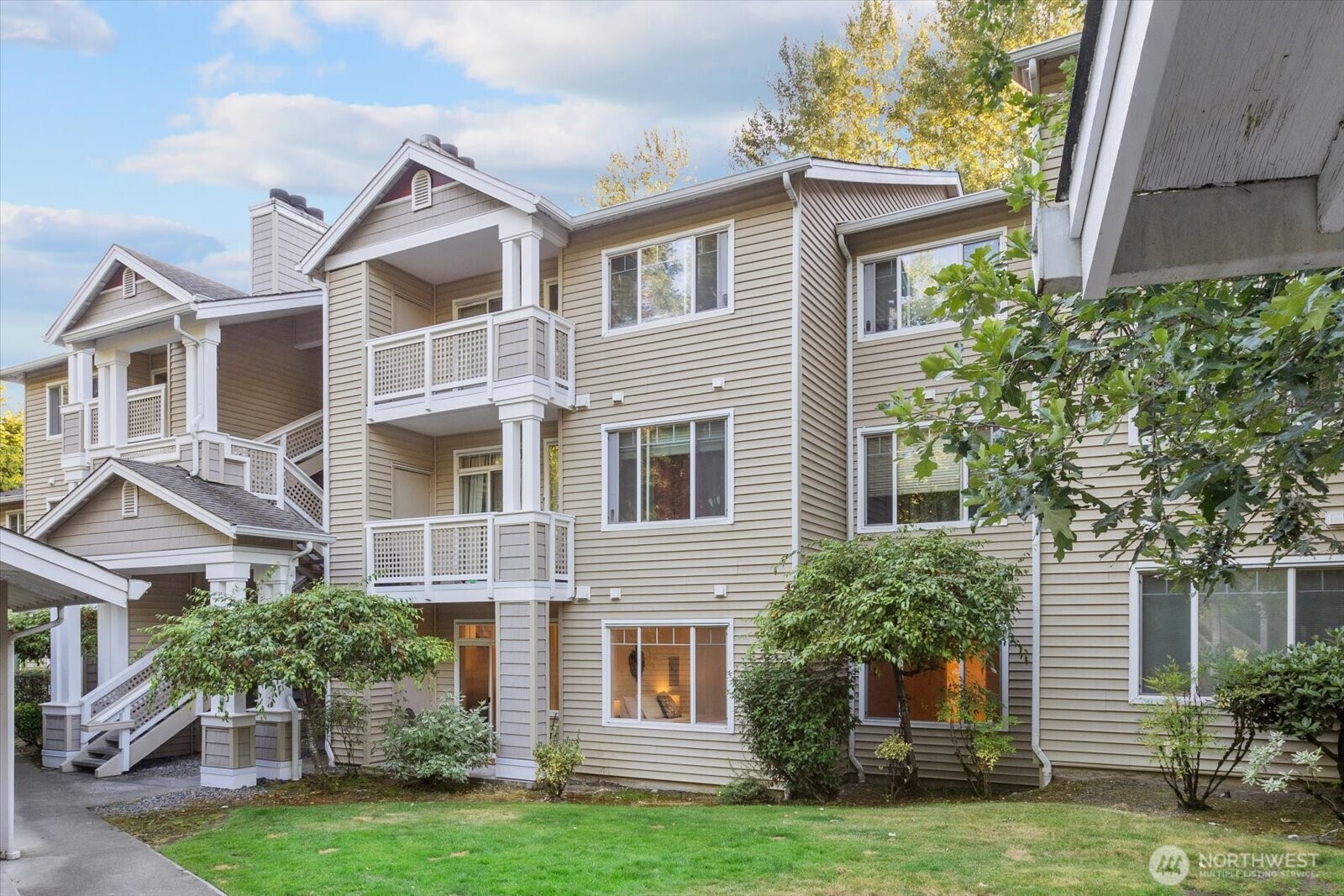 15300 112th Avenue NE, Bothell, WA 98011