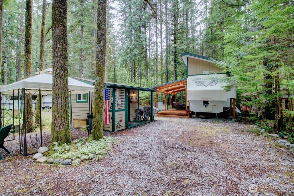 240 Schinn Canyon Drive, Deming, WA 98244