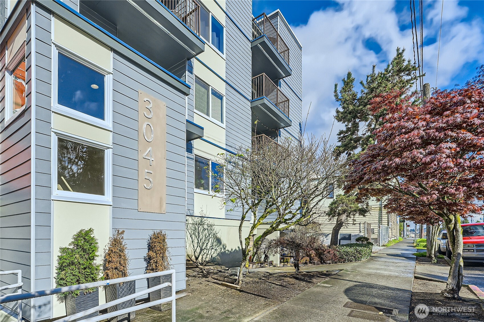 3045 20th Avenue W, Seattle, WA 98199