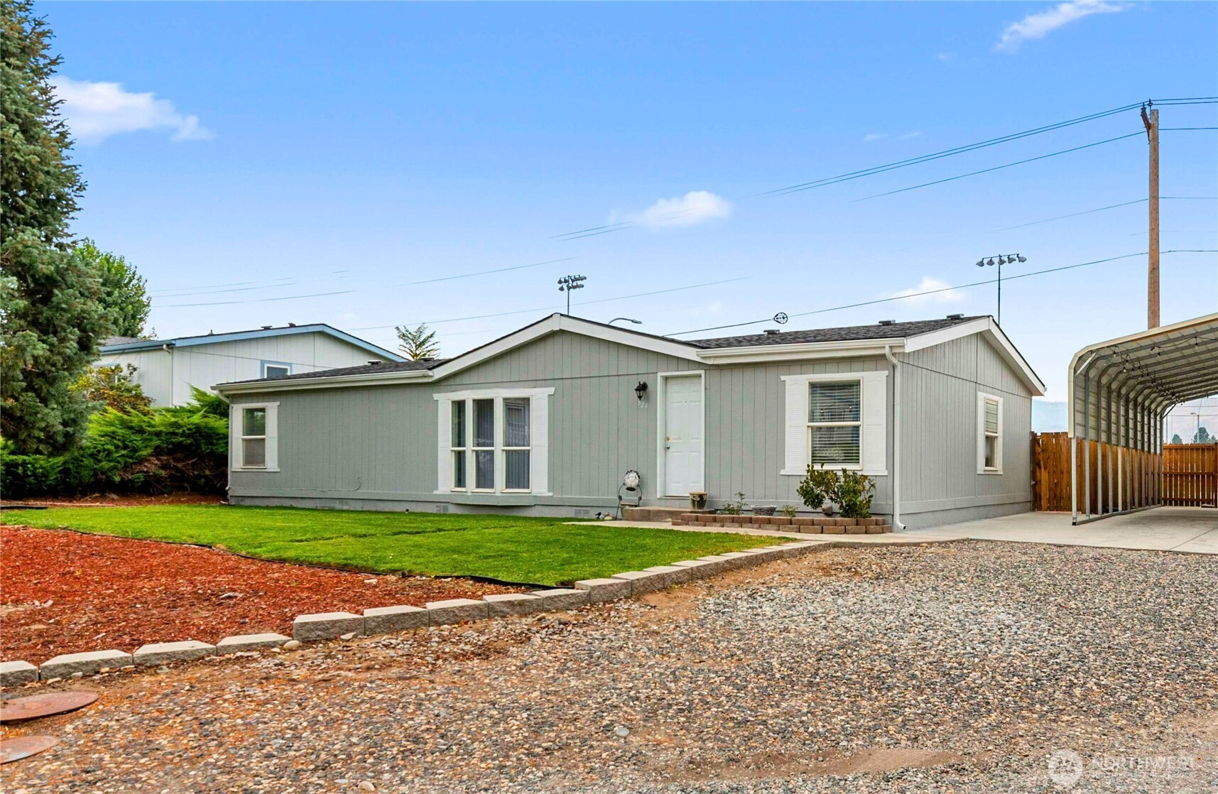 824 Garden Plaza, East Wenatchee, WA 98802