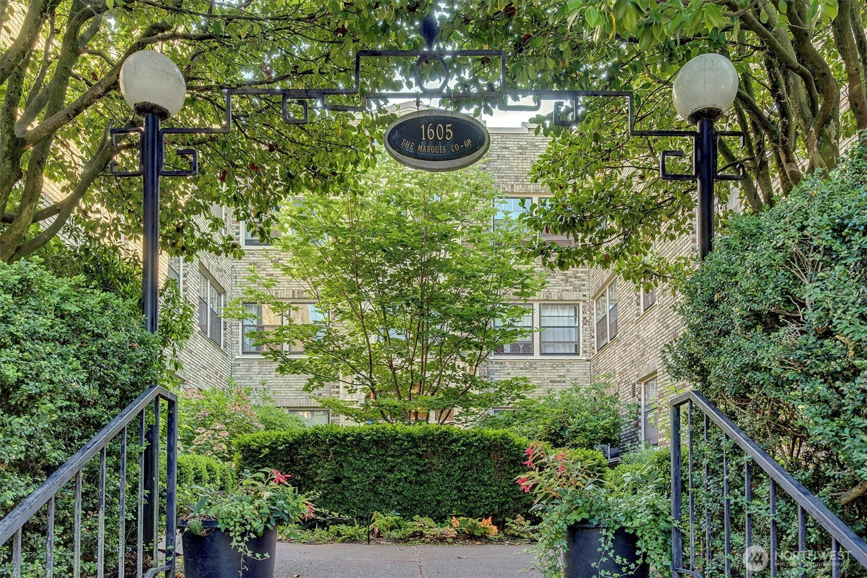 1605 E Olive Street, Seattle, WA 98122