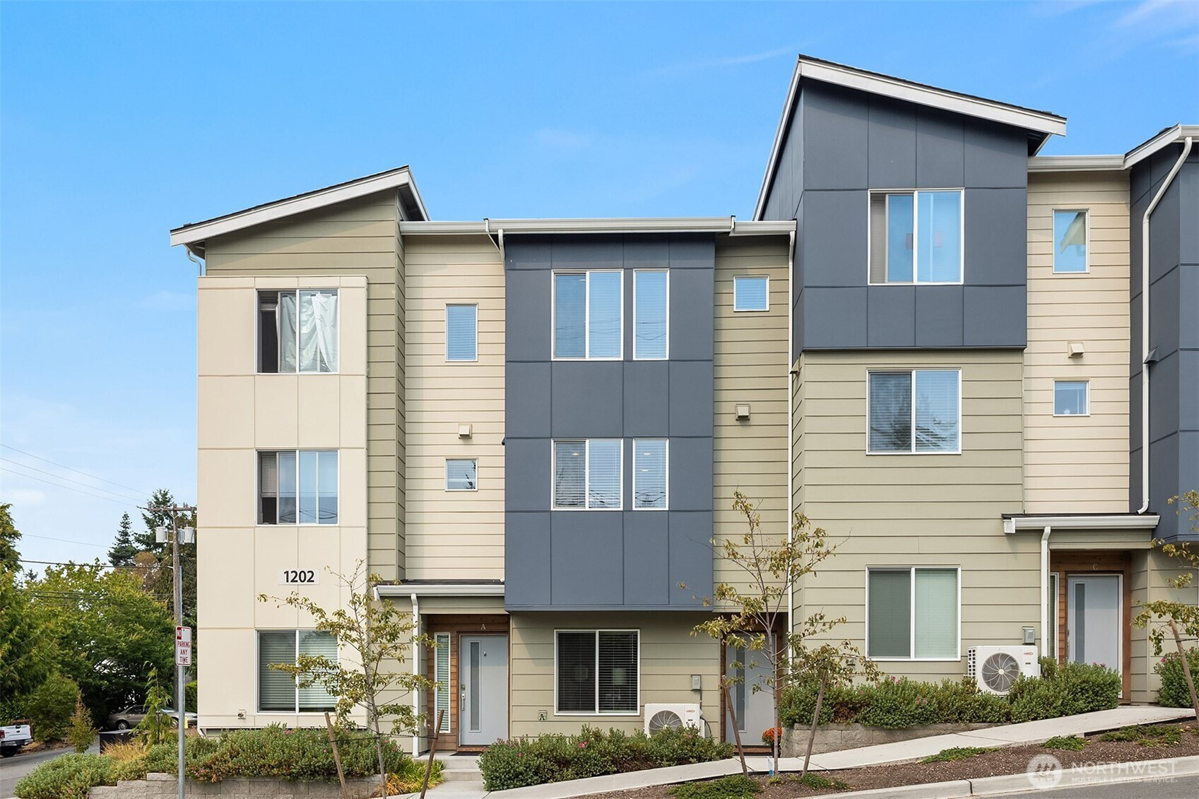 1202 NE 180th Street, Shoreline, WA 98155