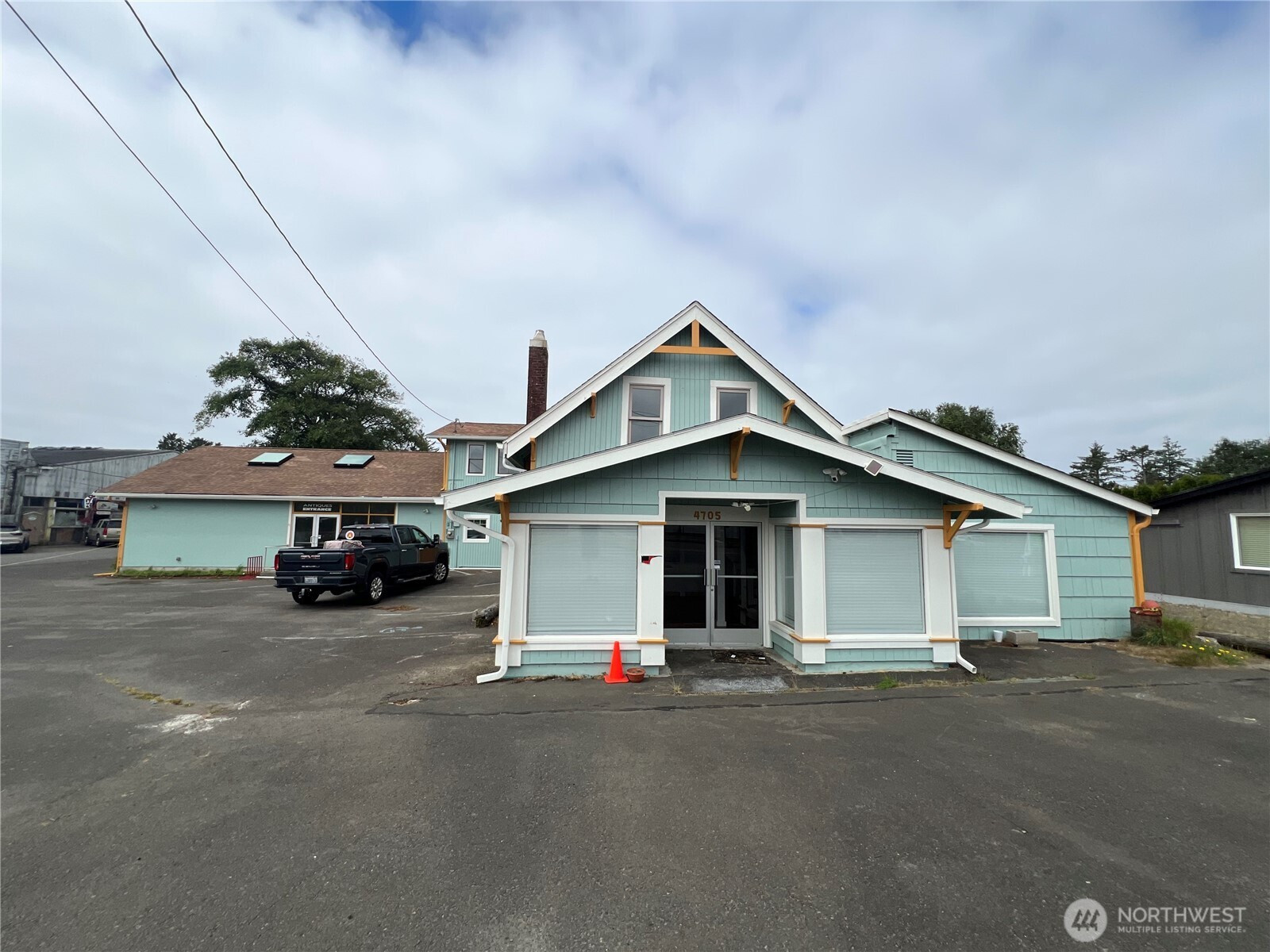 4705 Pacific Way, Seaview, WA 98644