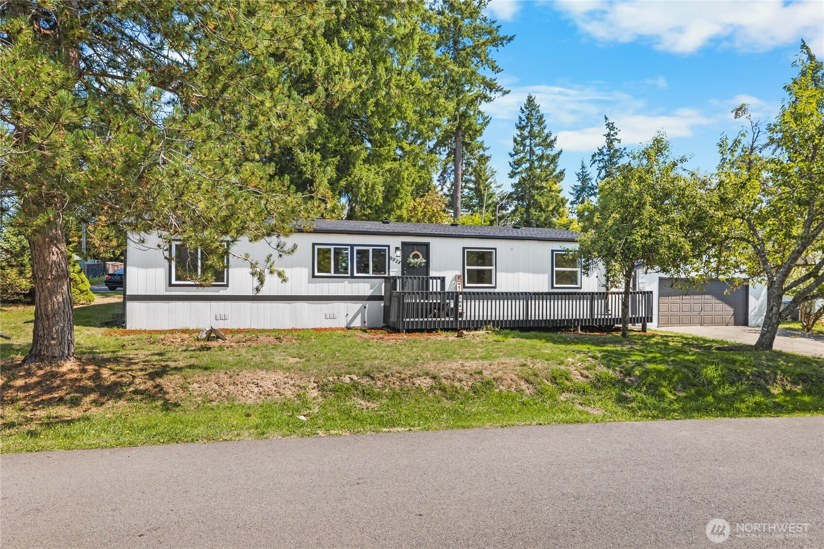 9928 Whitecap Drive NW, Olympia, WA 98502