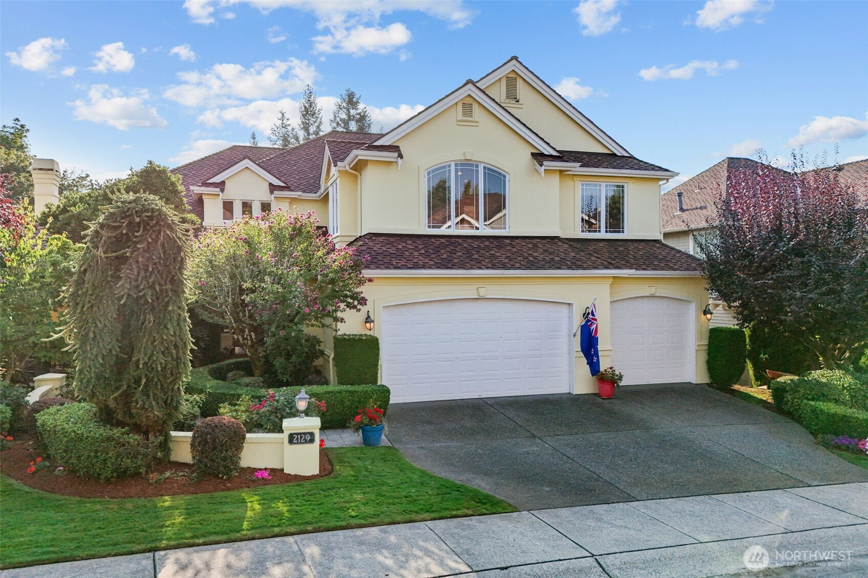 2129 204th Place NE, Sammamish, WA 98074