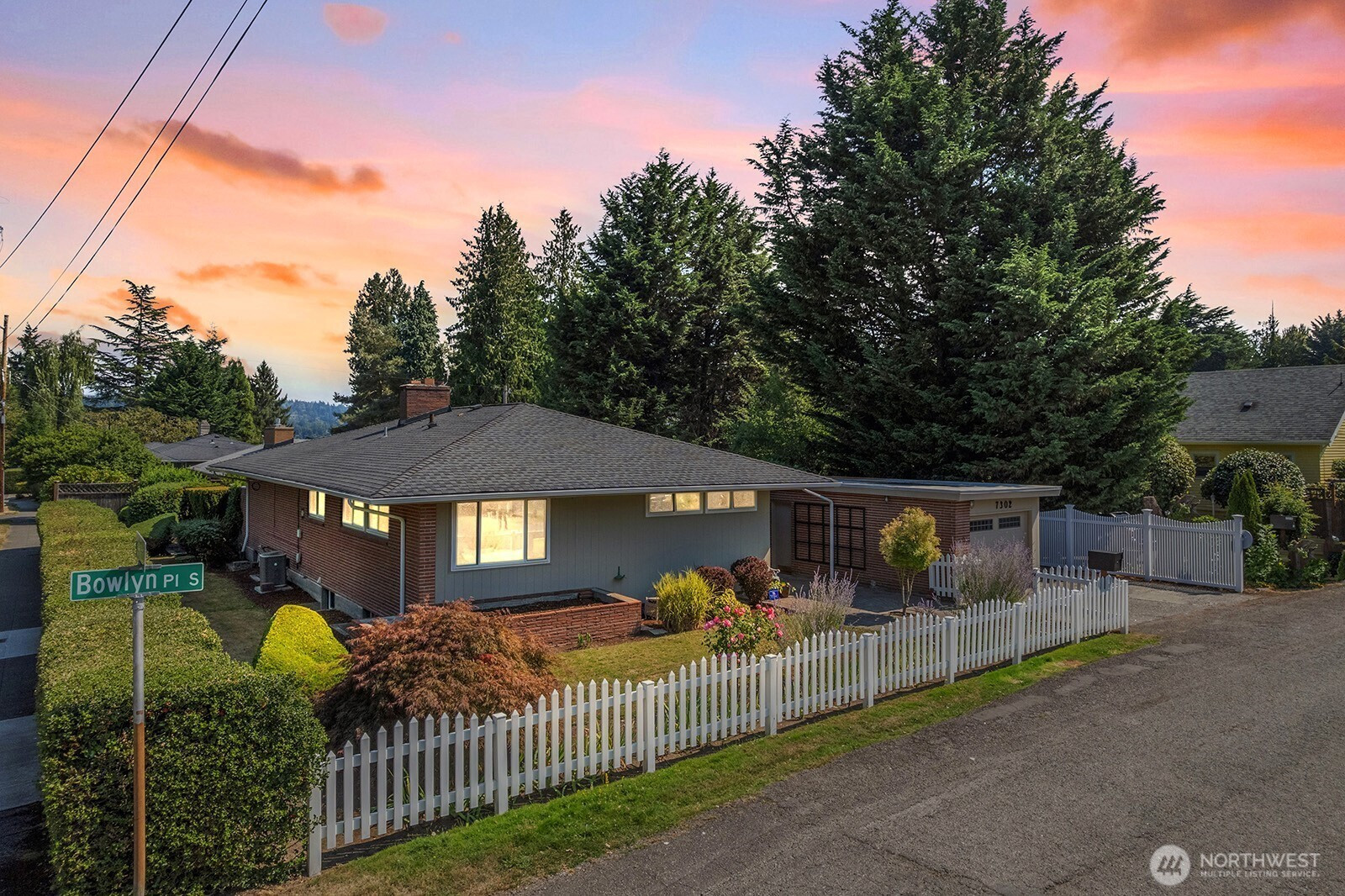 7302 Bowlyn Place S, Seattle, WA 98118
