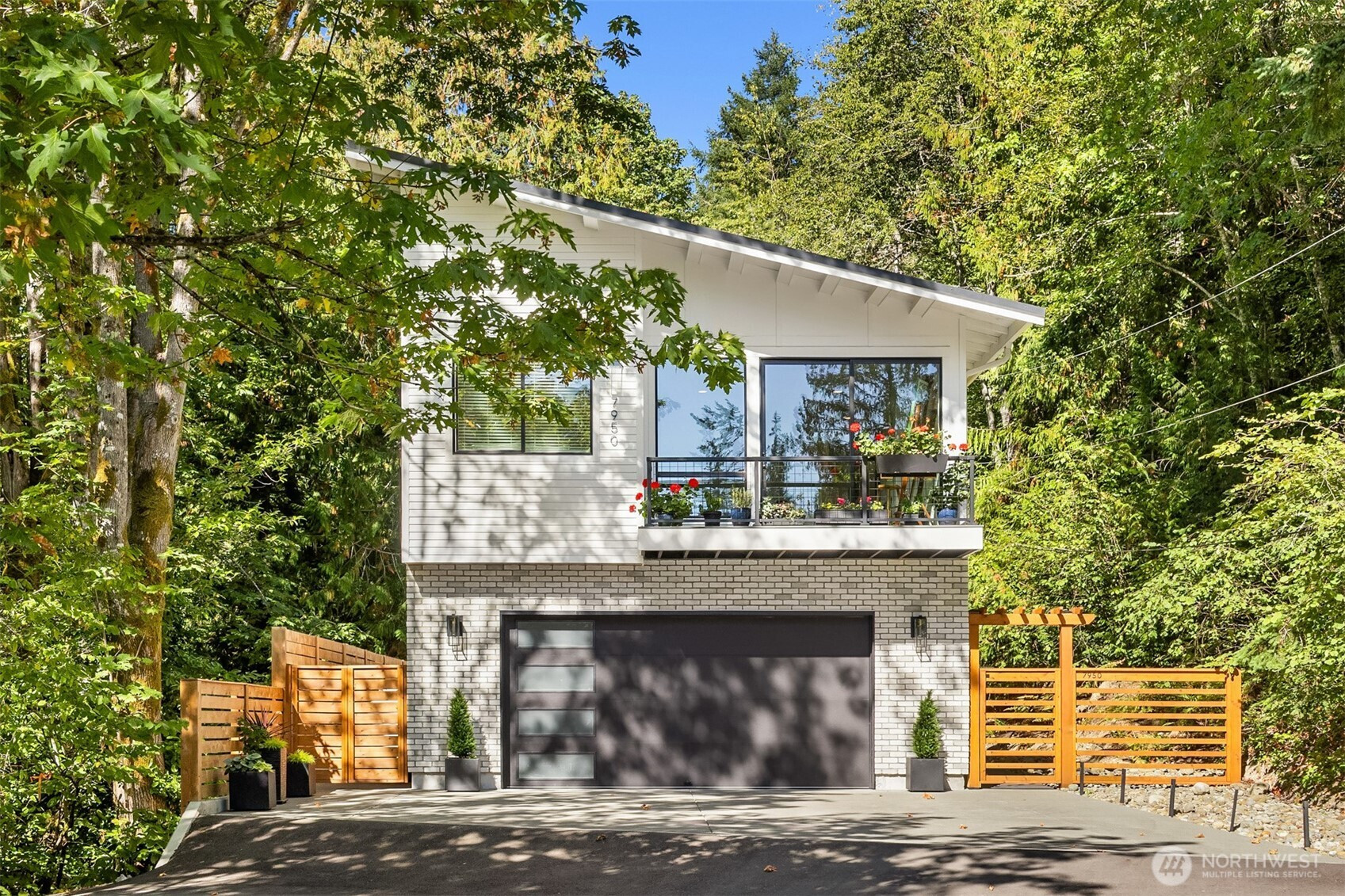 7950 NE Baker Hill Road, Bainbridge Island, WA 98110