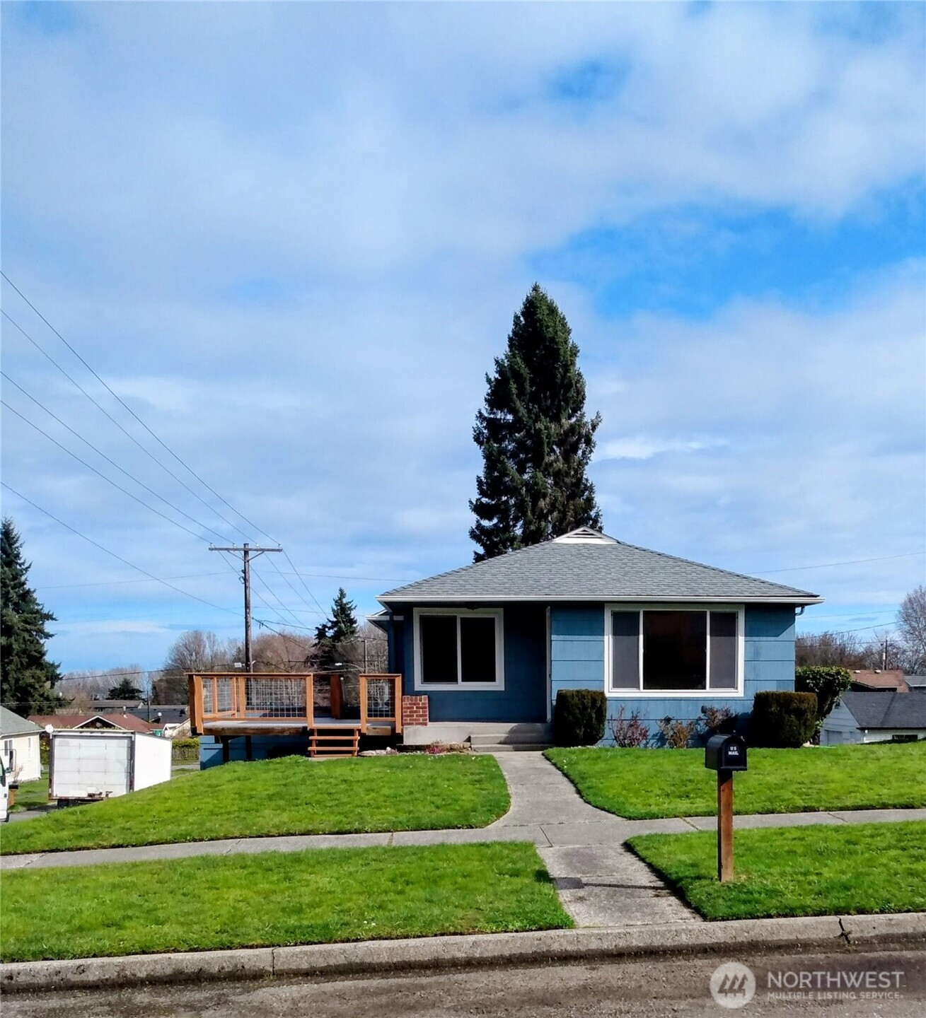 703 E 10th Street, Port Angeles, WA 98362