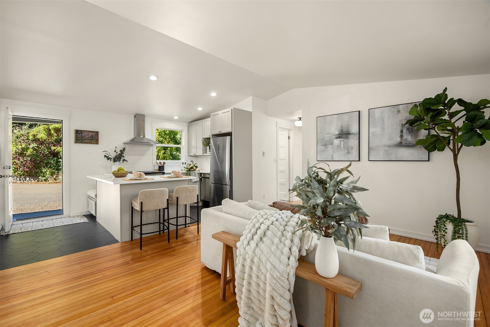 1574 NE Park View Drive, Bainbridge Island, WA 98110