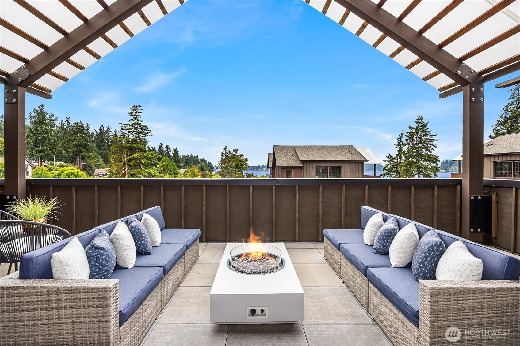 4566 Flying Goat Avenue NE, Bainbridge Island, WA 98110
