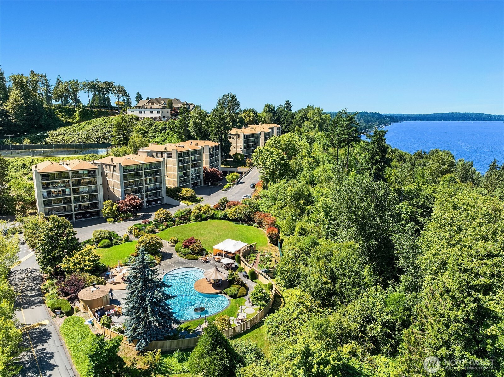 8005 Sand Point Way NE, Seattle, WA 98115