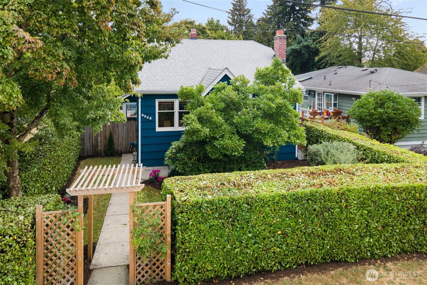 9052 Evanston Avenue N, Seattle, WA 98103