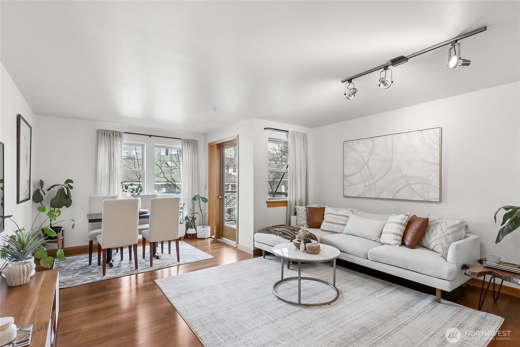 827 Hiawatha Place S, Seattle, WA 98144