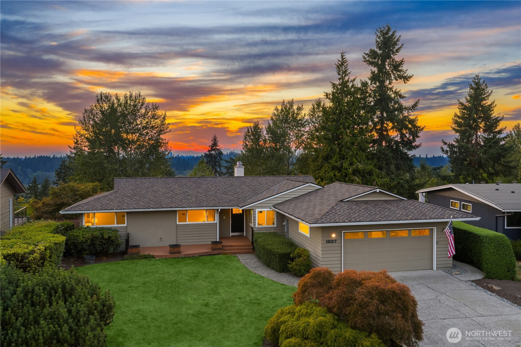 1627 121st Avenue SE, Bellevue, WA 98005