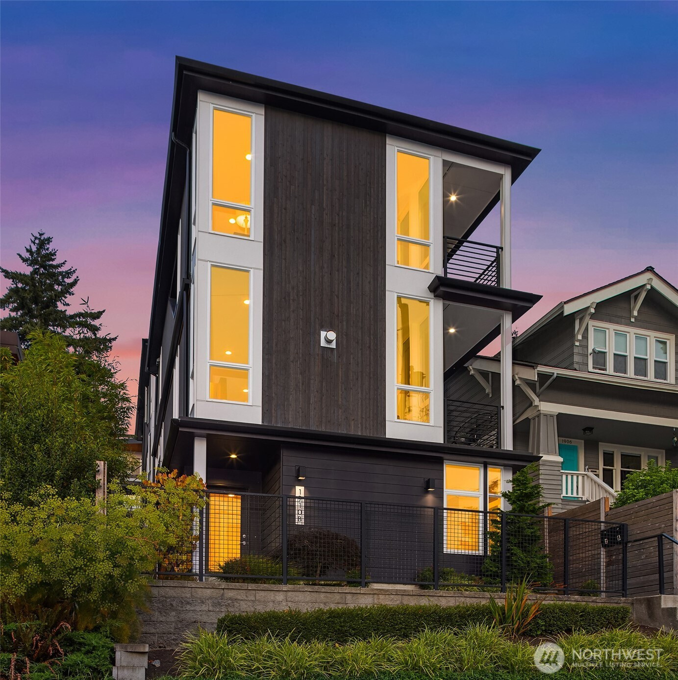 1910 8th Avenue W, Seattle, WA 98119
