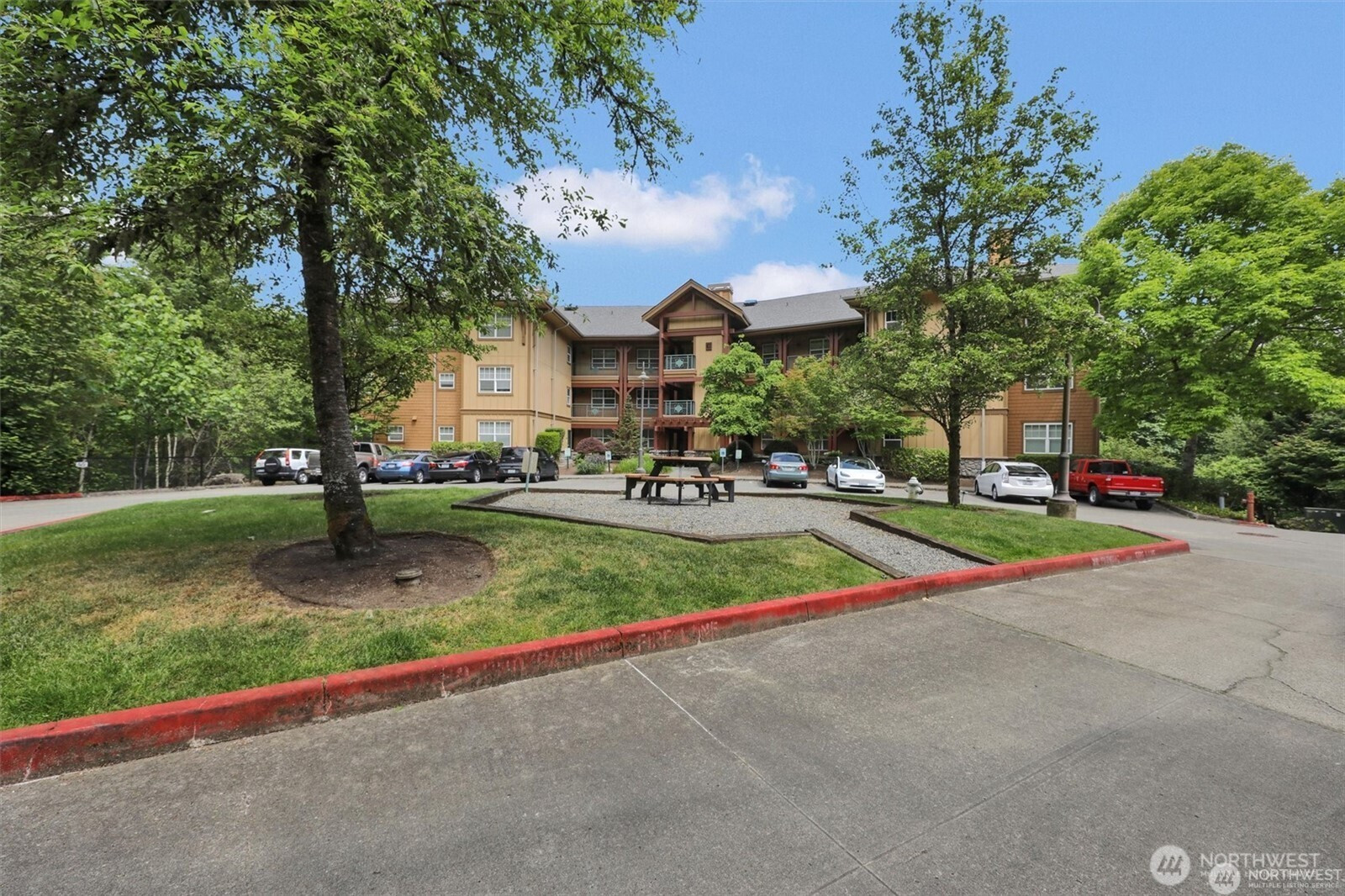 1000 Cabin Creek Lane SW, Issaquah, WA 98027