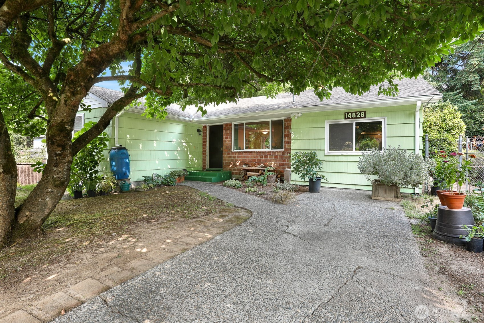 14828 Ashworth Avenue N, Shoreline, WA 98133