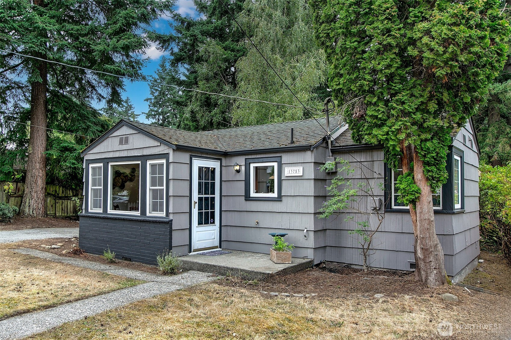 13753 Ashworth Avenue N, Seattle, WA 98133