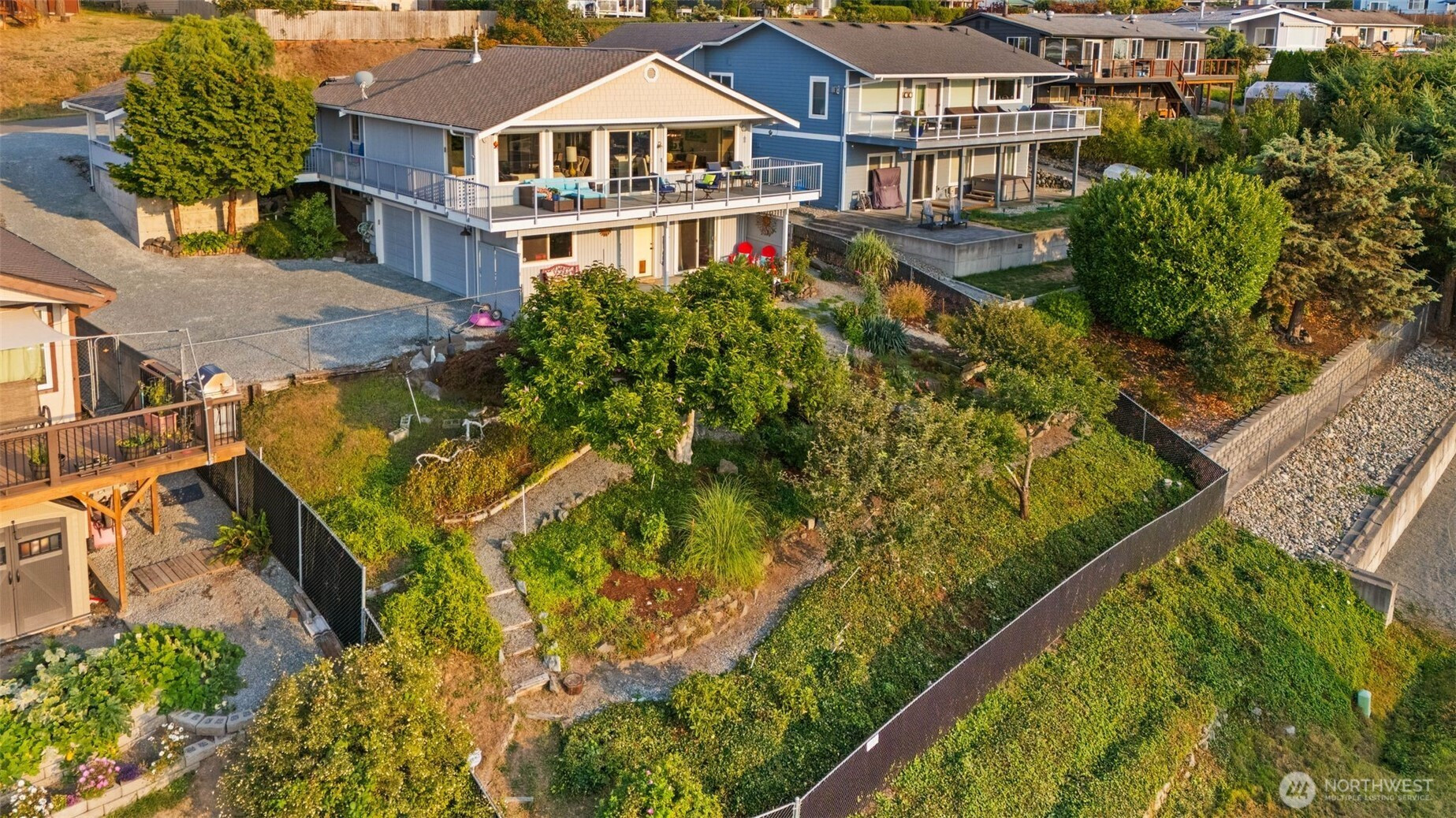688 Gladstone Drive, Camano Island, WA 98282