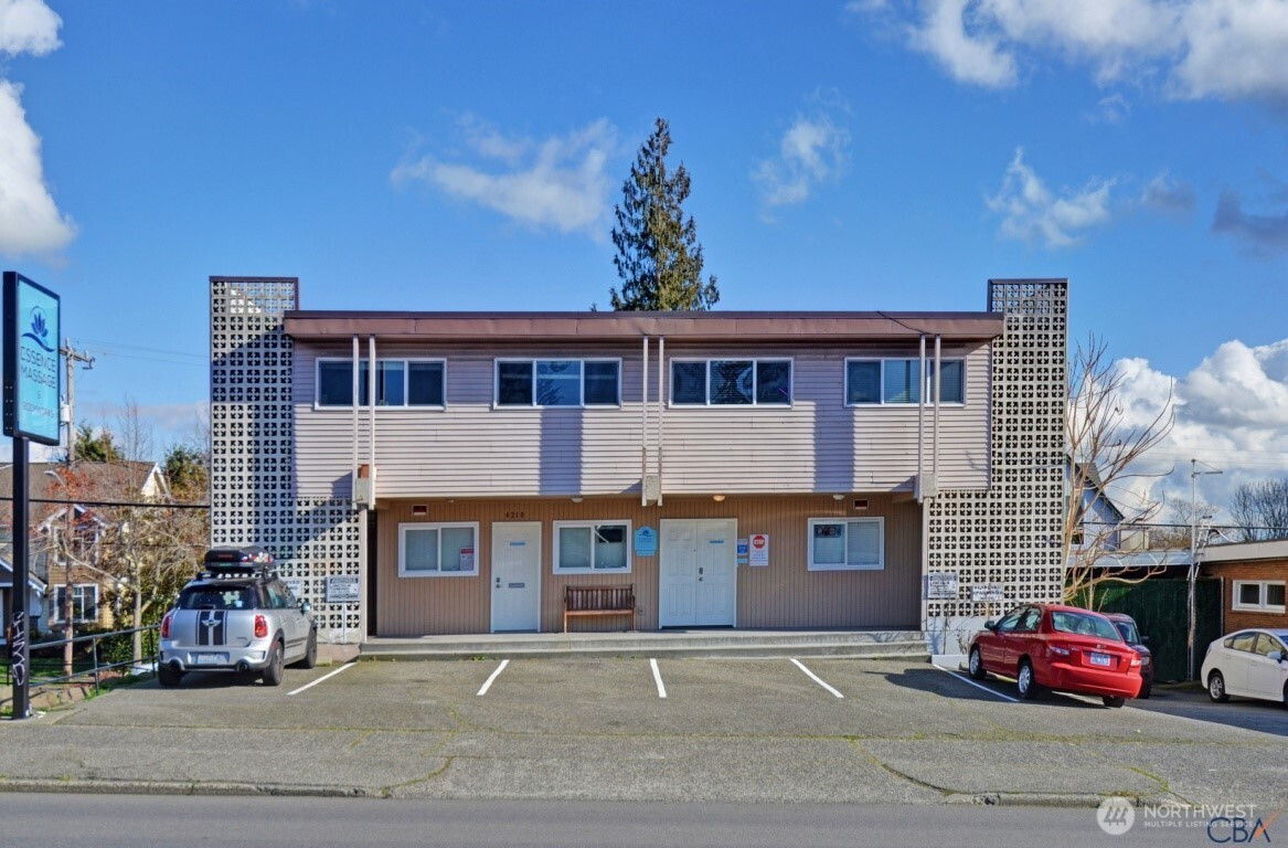 4210 Aurora Avenue N, Seattle, WA 98103