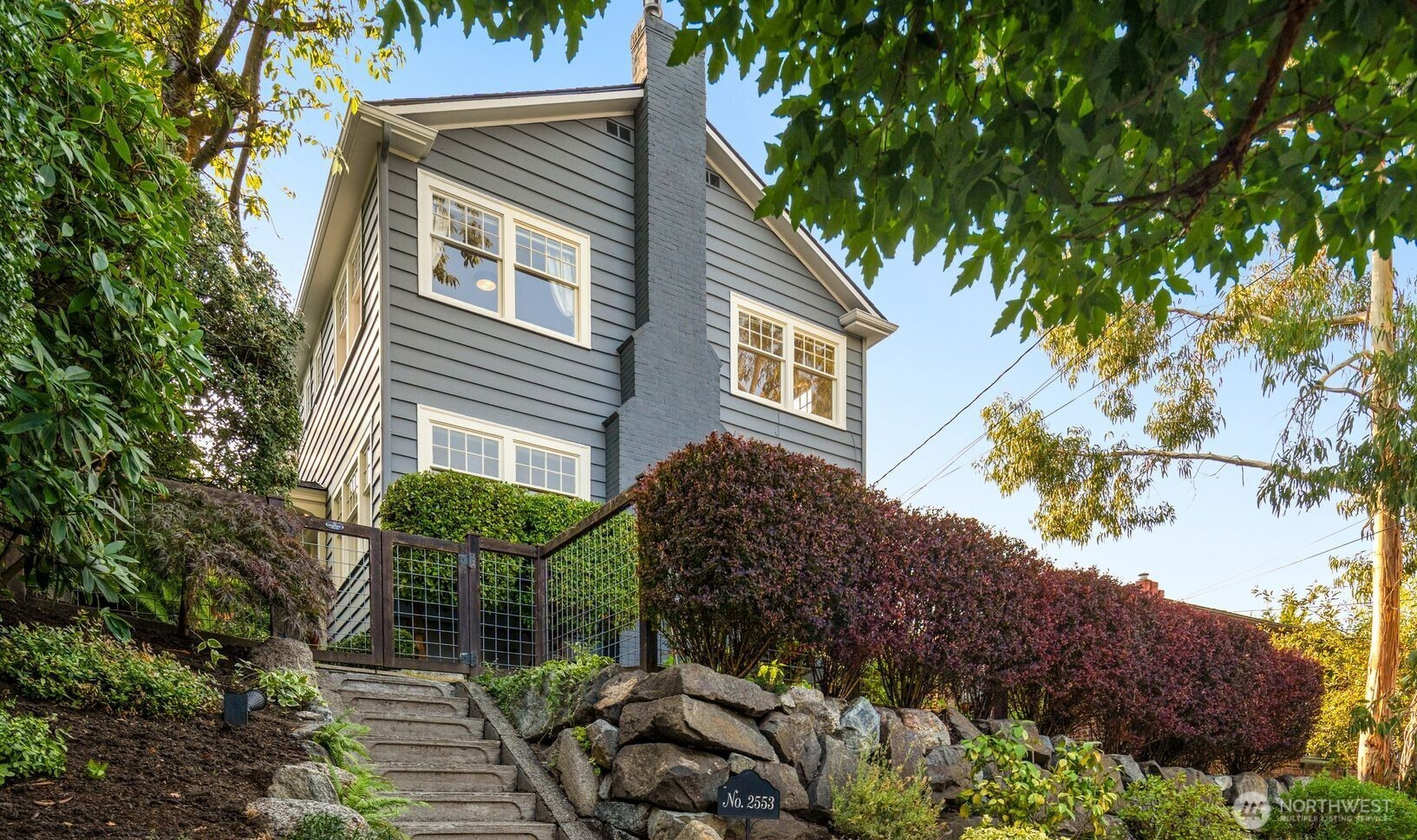 2553 Warren Avenue N, Seattle, WA 98109