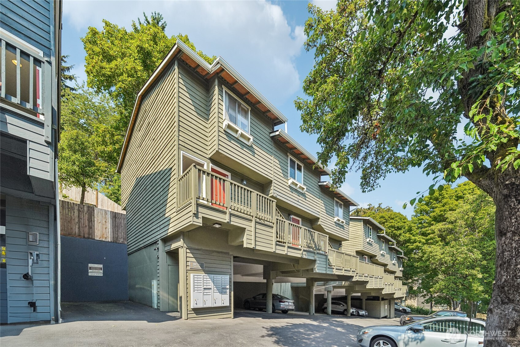 301 W Raye Street, Seattle, WA 98119