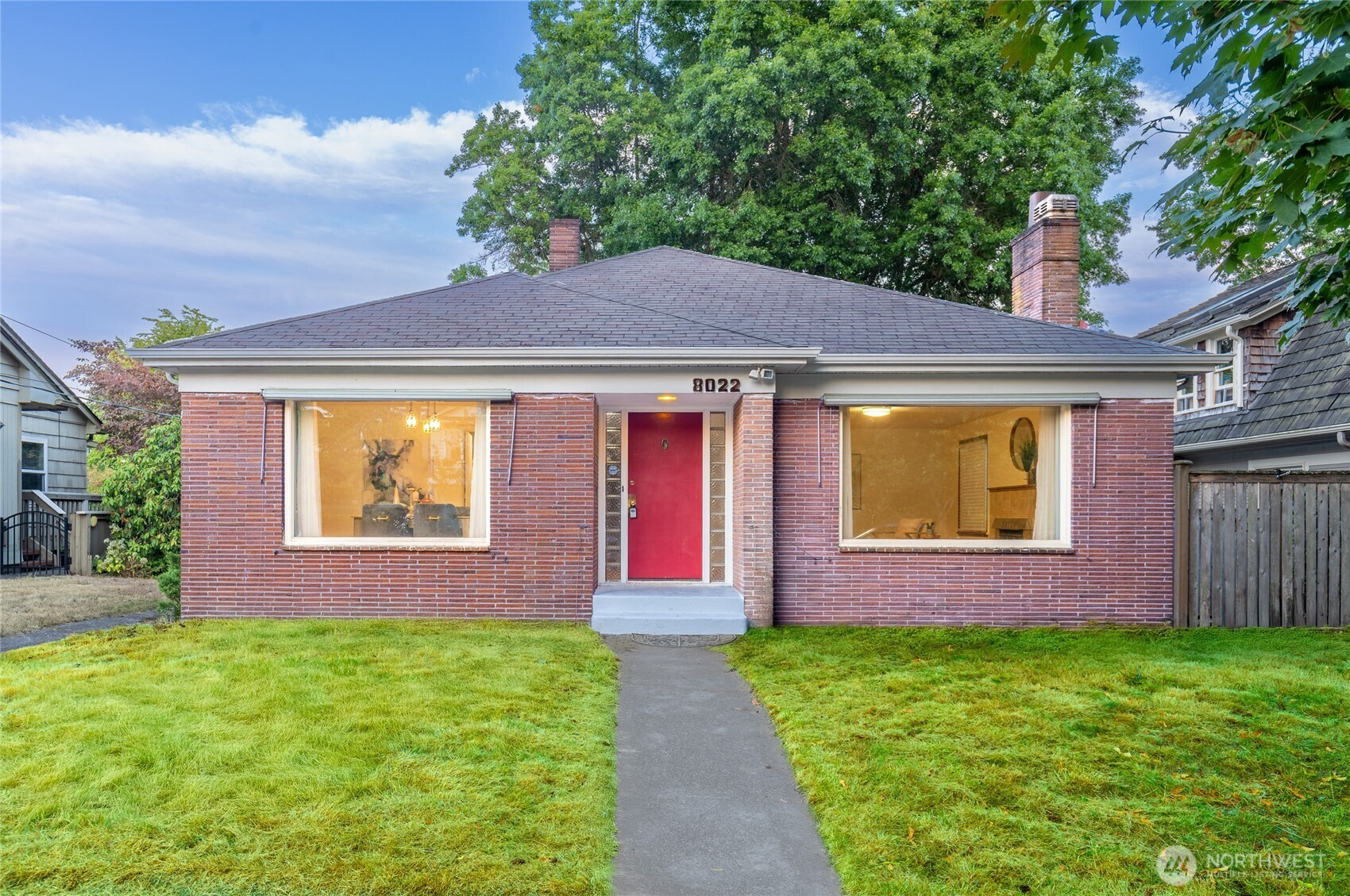 8022 18th Avenue NE, Seattle, WA 98115