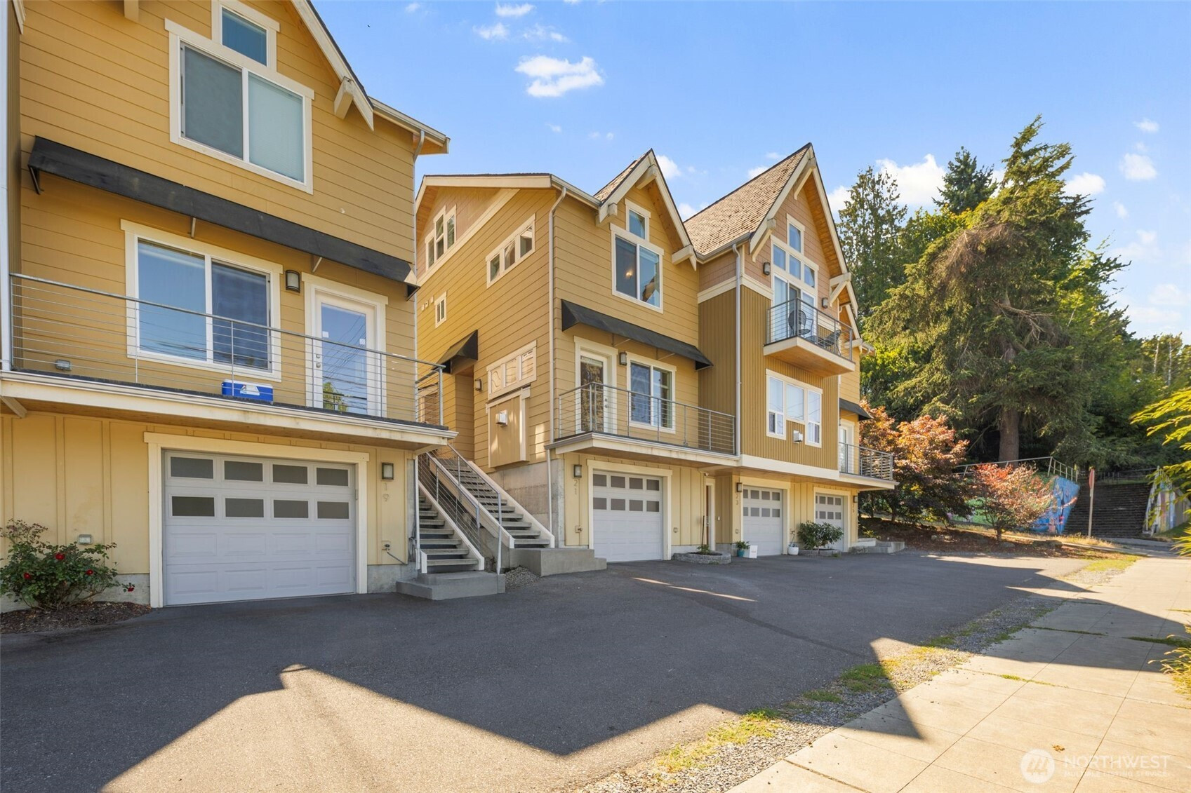 21 W Florentia Street, Seattle, WA 98119