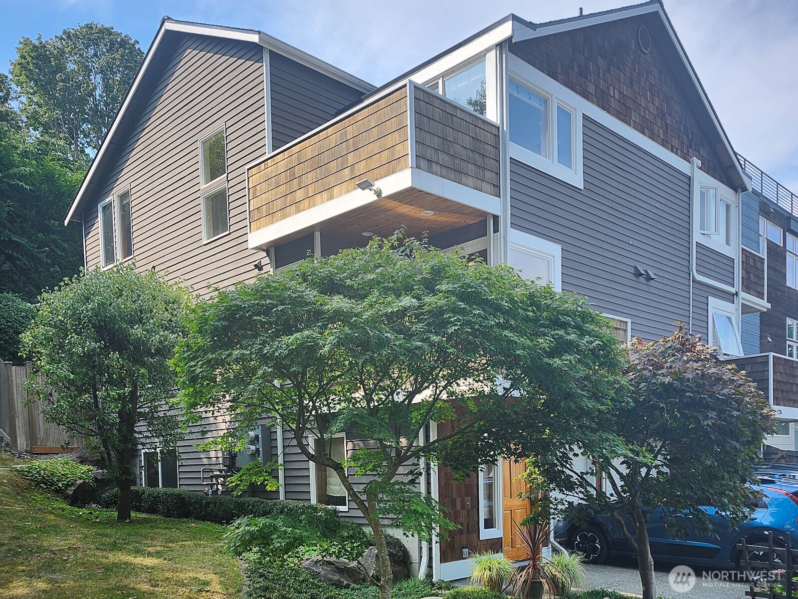 2218 W Raye Street, Seattle, WA 98199