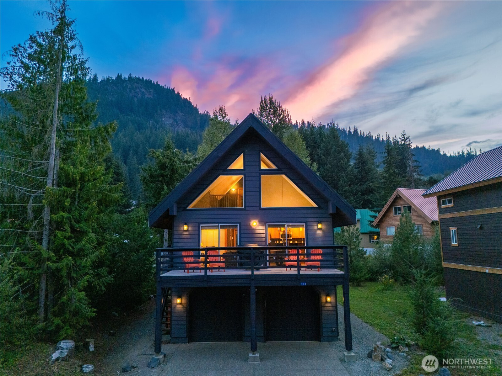 891 Hyak Dr E, Snoqualmie Pass, WA 98068