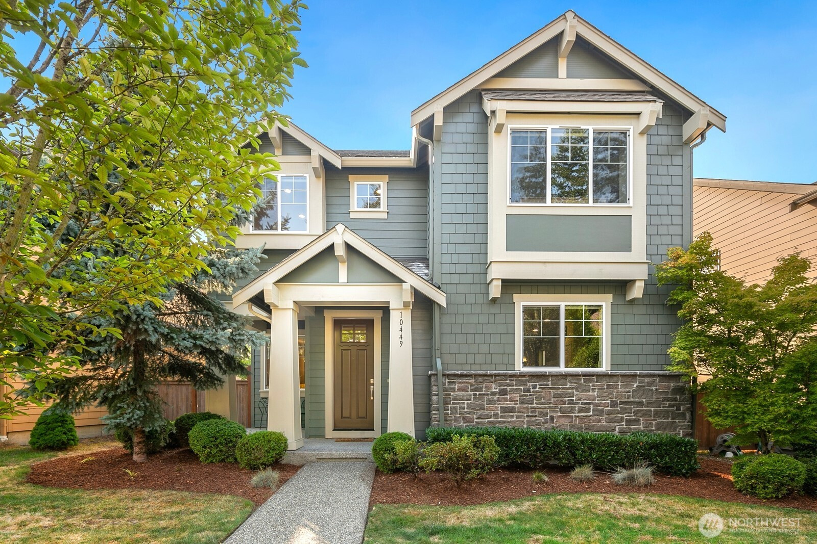 10449 Sheridan Cres NE, Redmond, WA 98053