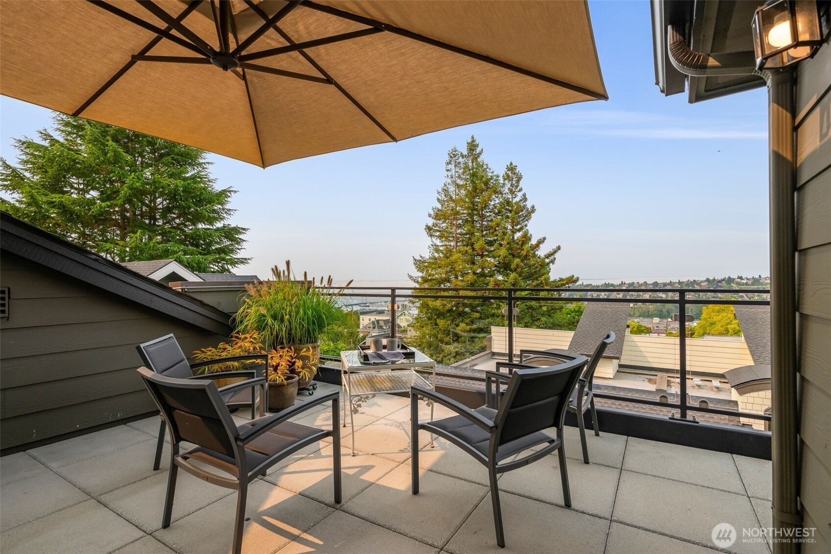 2111 9th Avenue W, Seattle, WA 98119