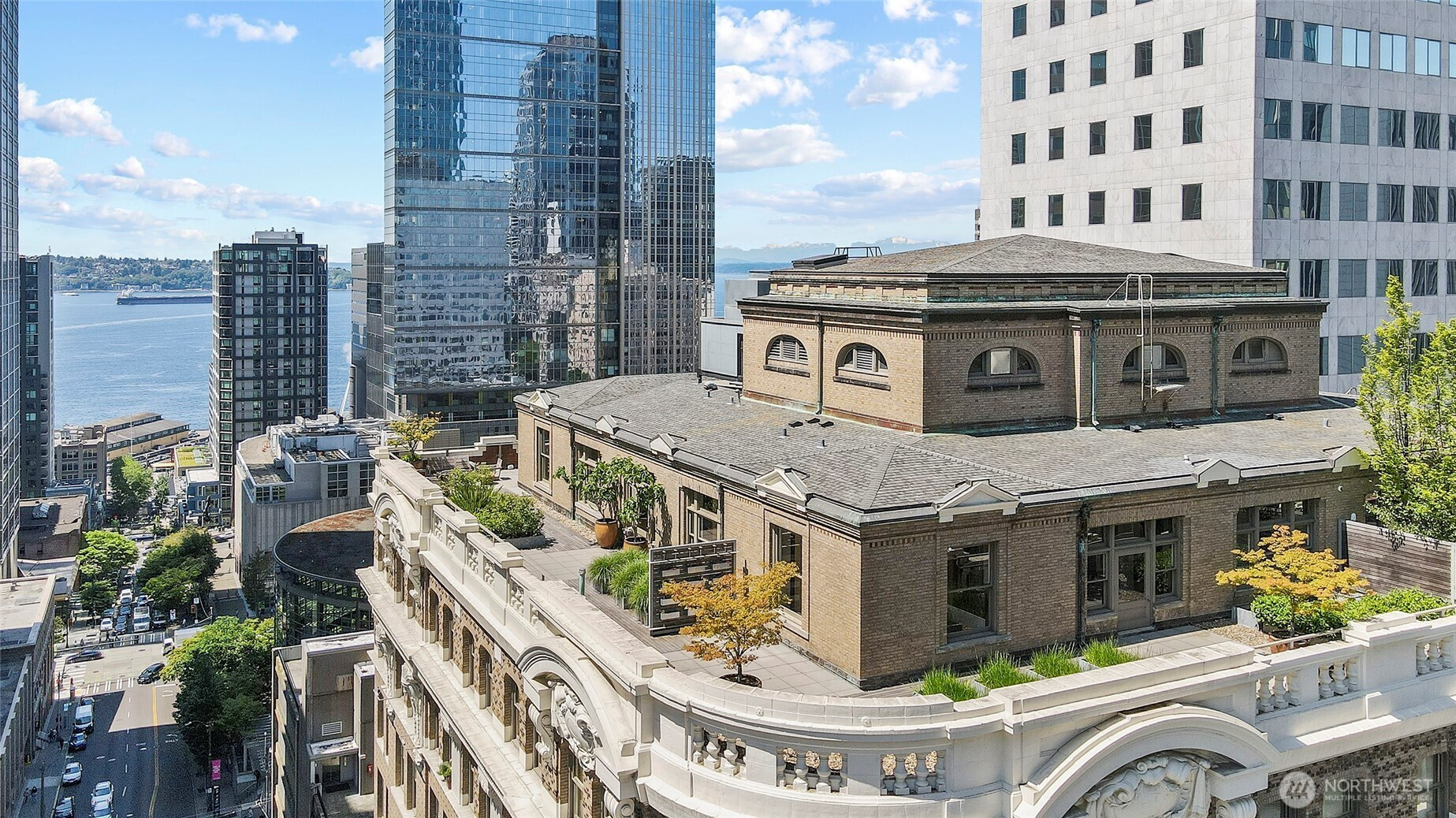 1301 4th Avenue, Seattle, WA 98101