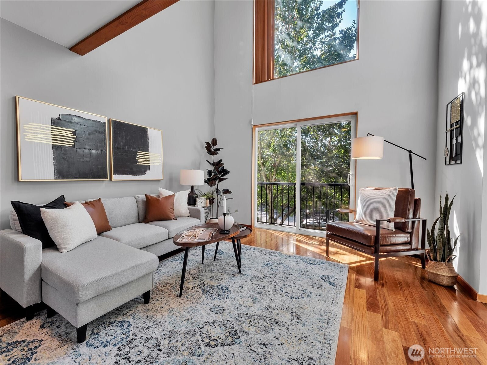 9065 17th Avenue SW, Seattle, WA 98106