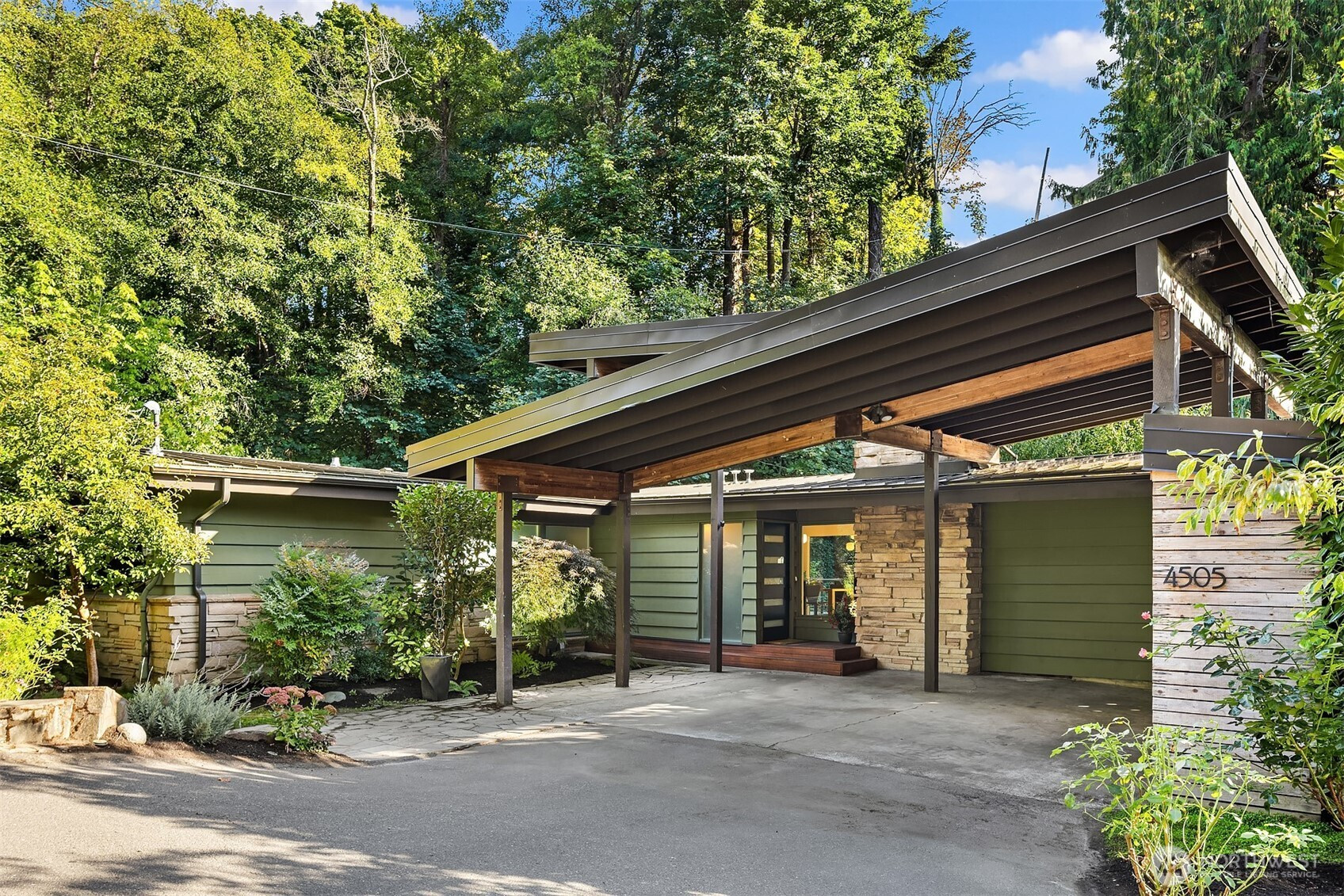 4505 W Raye Street, Seattle, WA 98199
