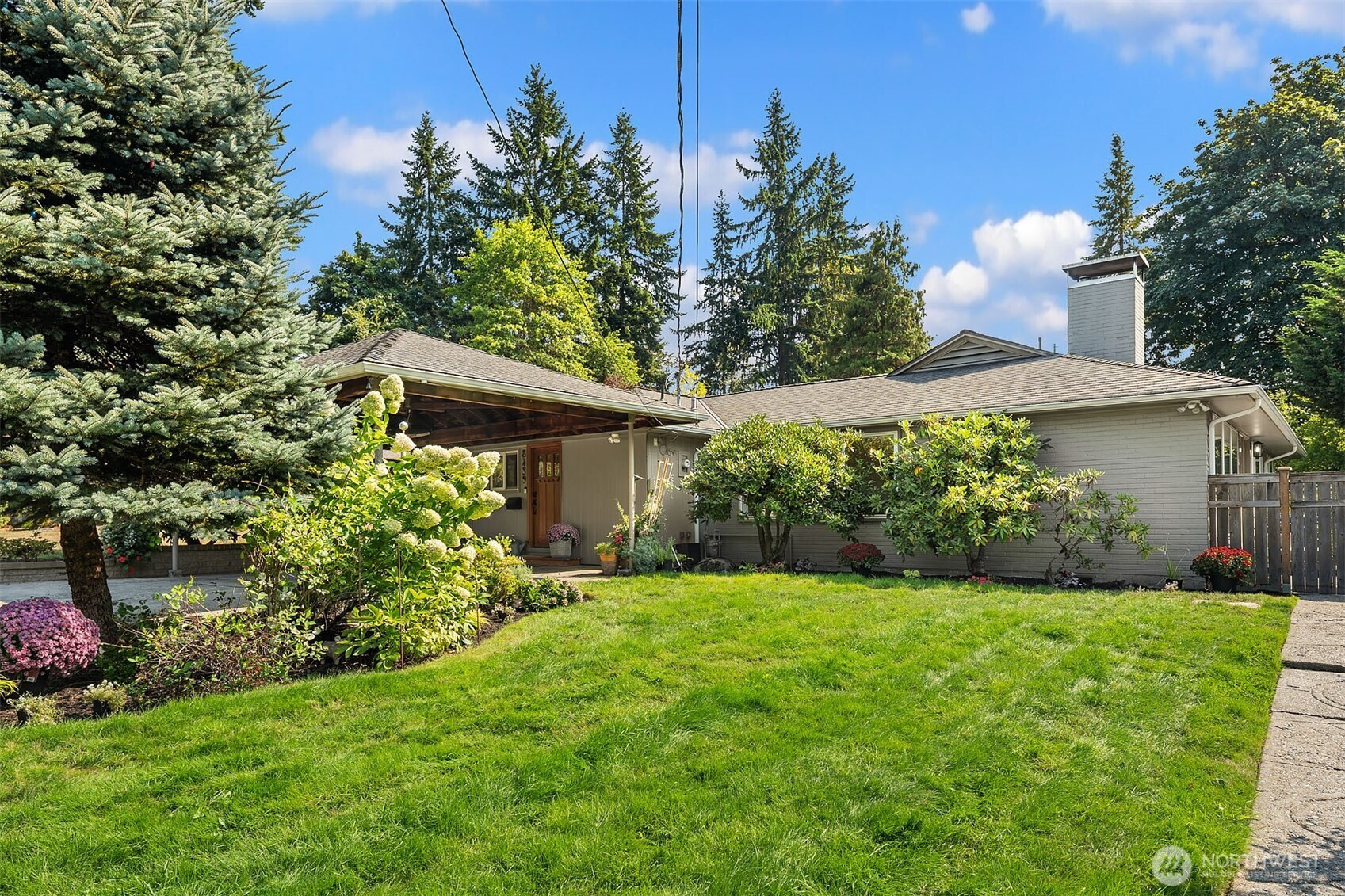 8439 SE 39th Street, Mercer Island, WA 98040