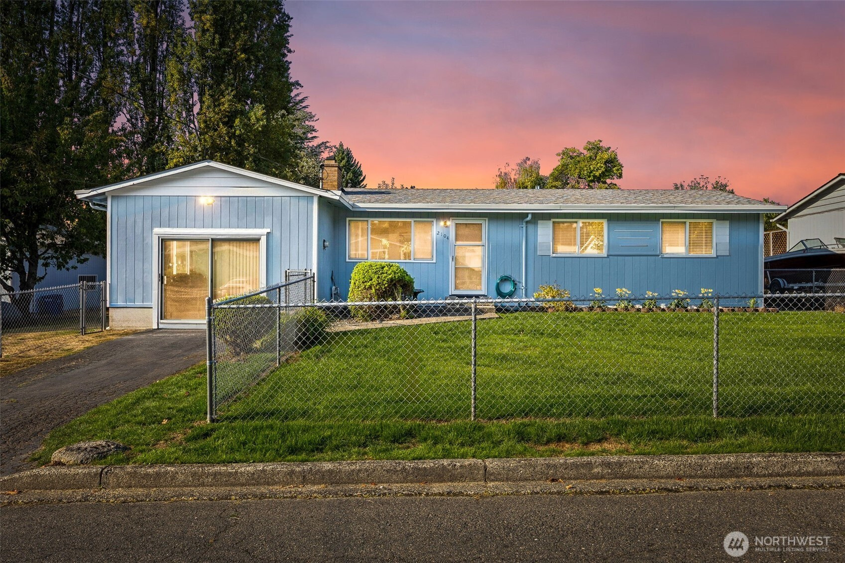 2104 S 253rd Street, Des Moines, WA 98198