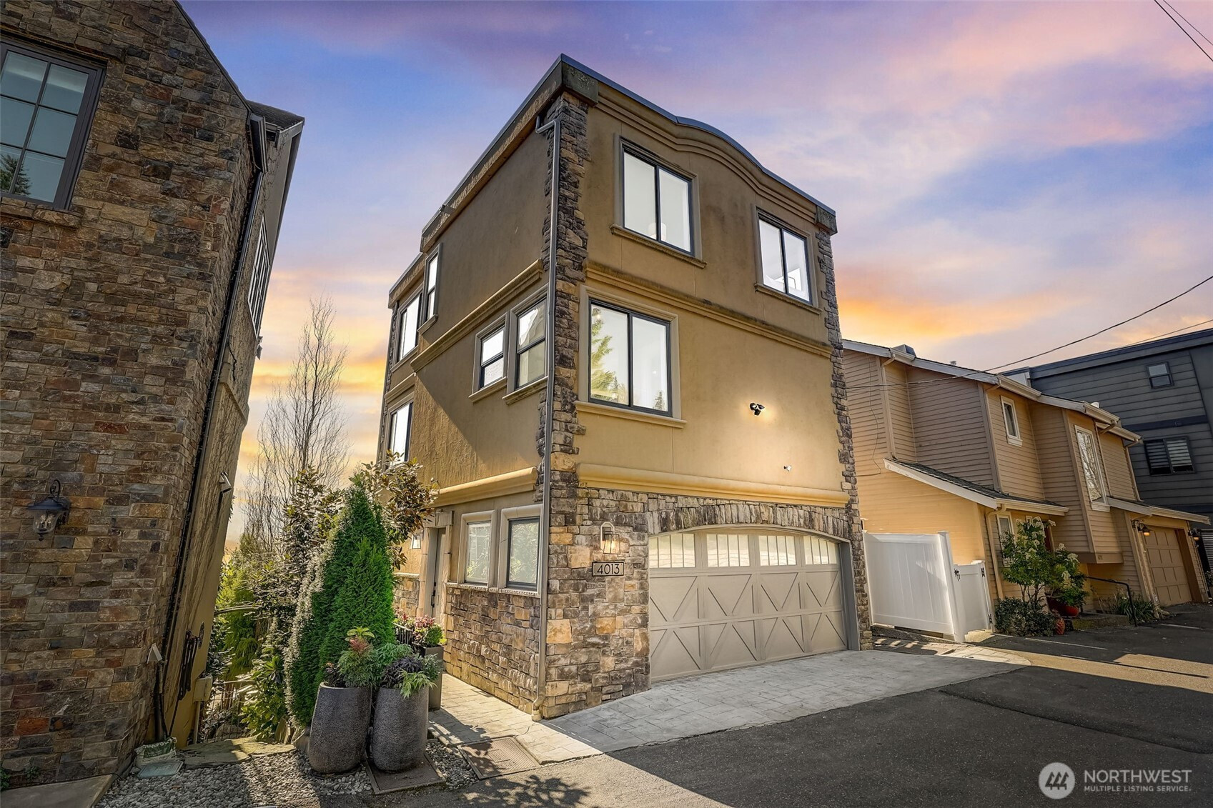 4013 E Lake Sammamish Shore Lane, Sammamish, WA 98075