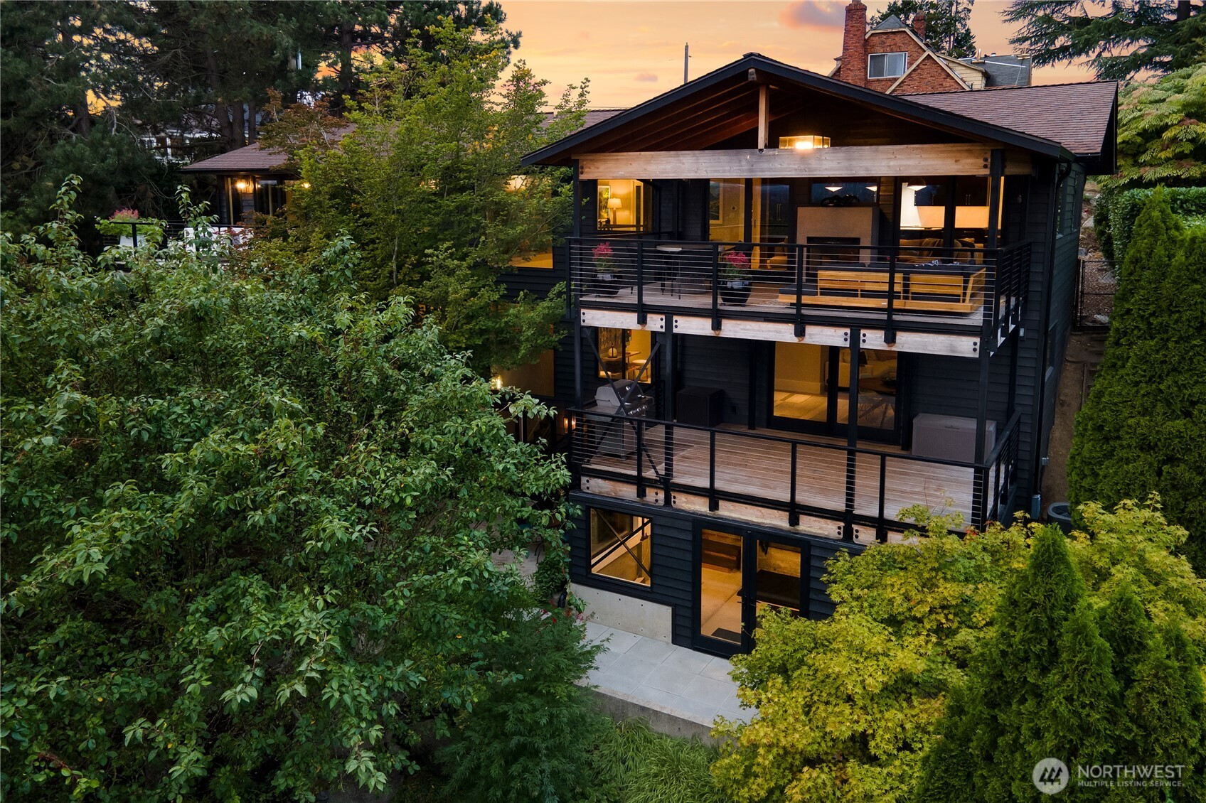 2816 S Hudson Street, Seattle, WA 98108