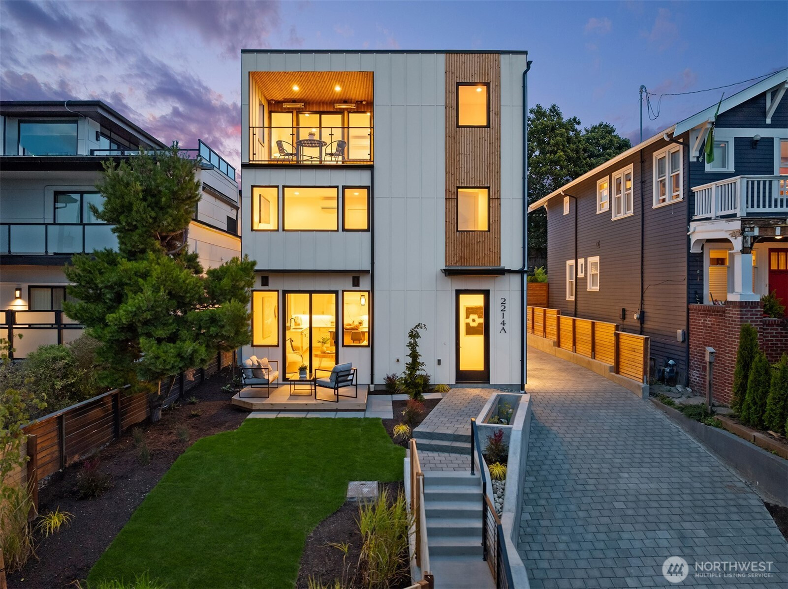 2214 Broadway E, Seattle, WA 98102