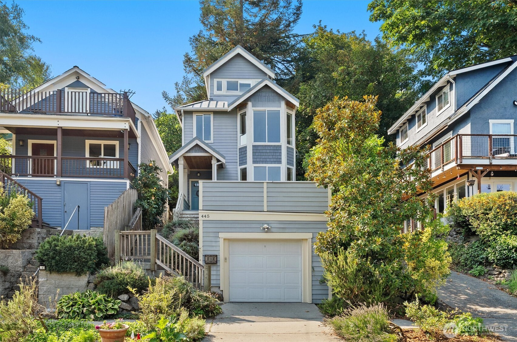 445 26th Avenue E, Seattle, WA 98112