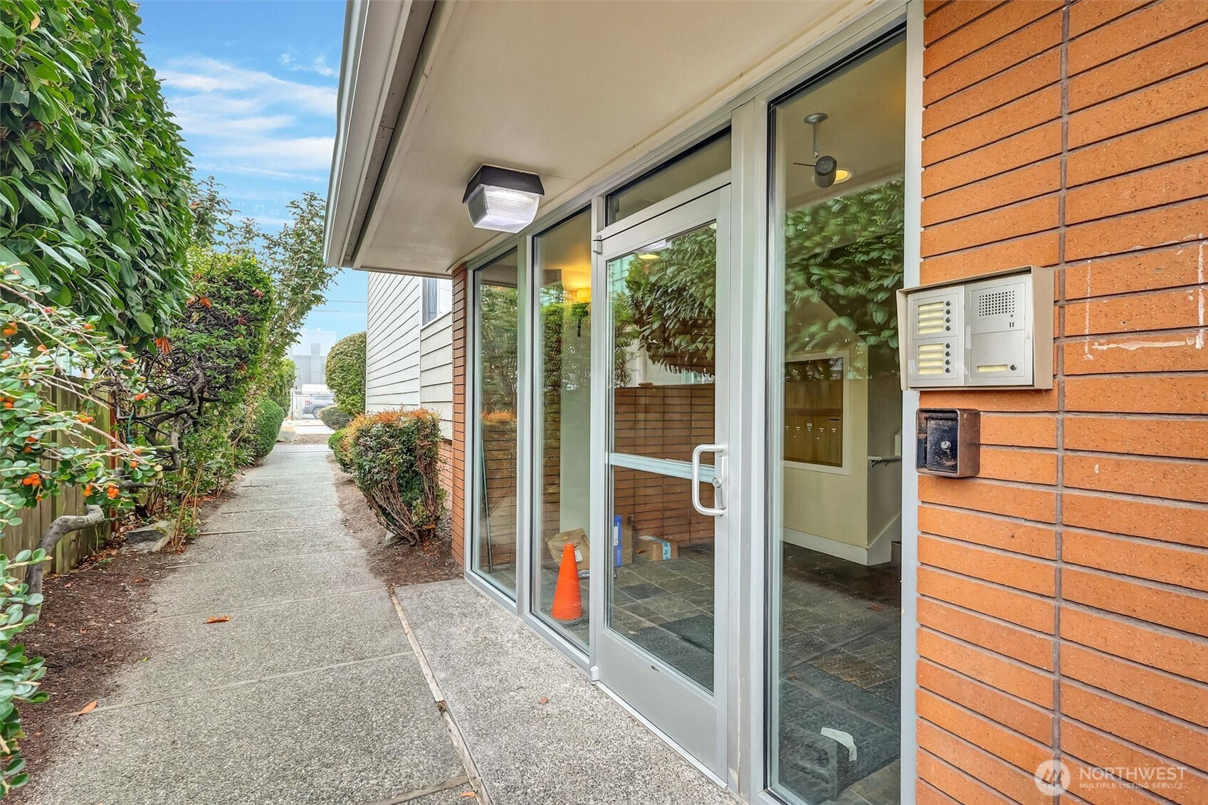 2514 57th Avenue SW, Seattle, WA 98116
