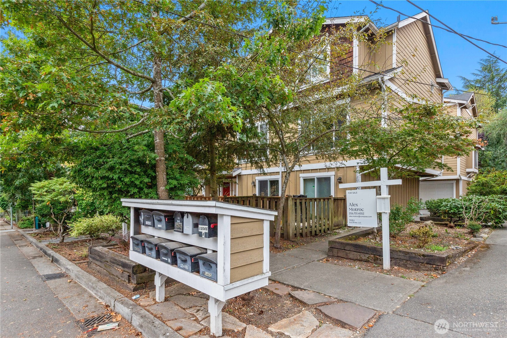 12041 33rd Avenue NE, Seattle, WA 98125
