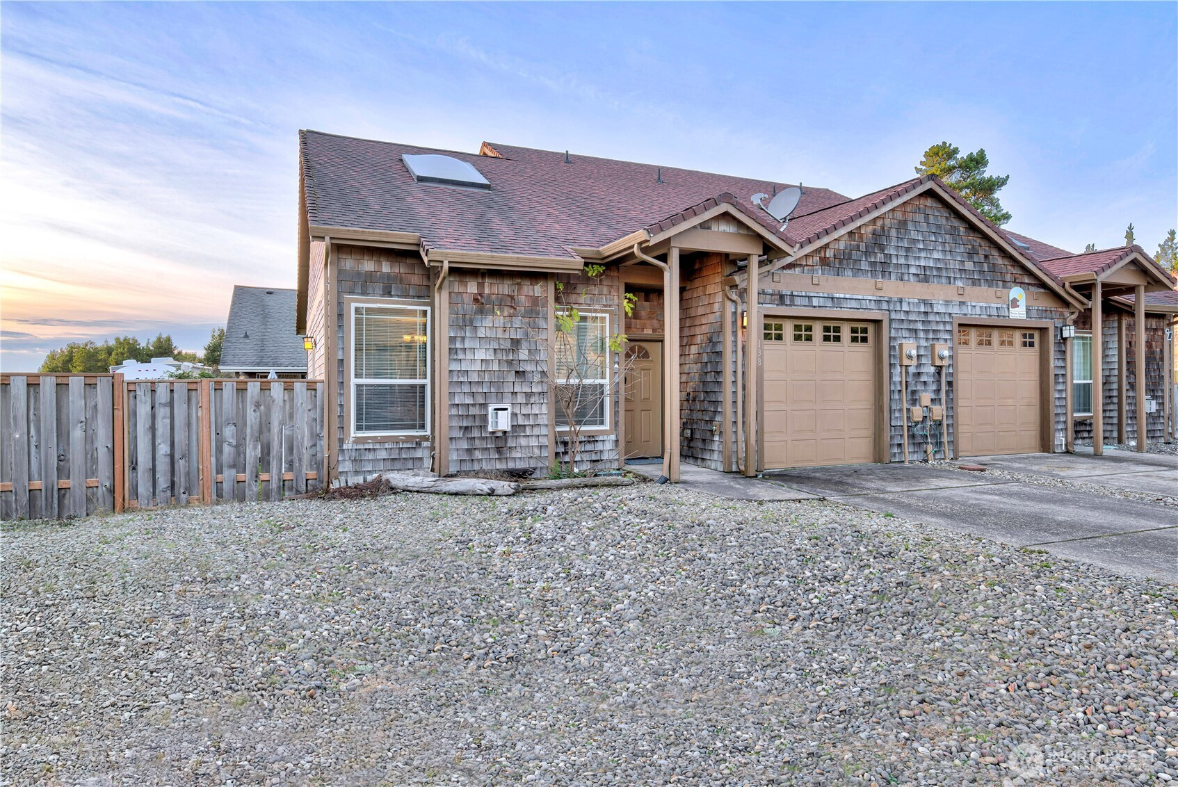 138 28th Street NW, Long Beach, WA 98631