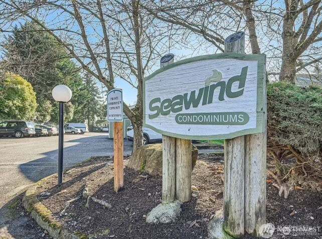 2409 S 222nd Street, Des Moines, WA 98198