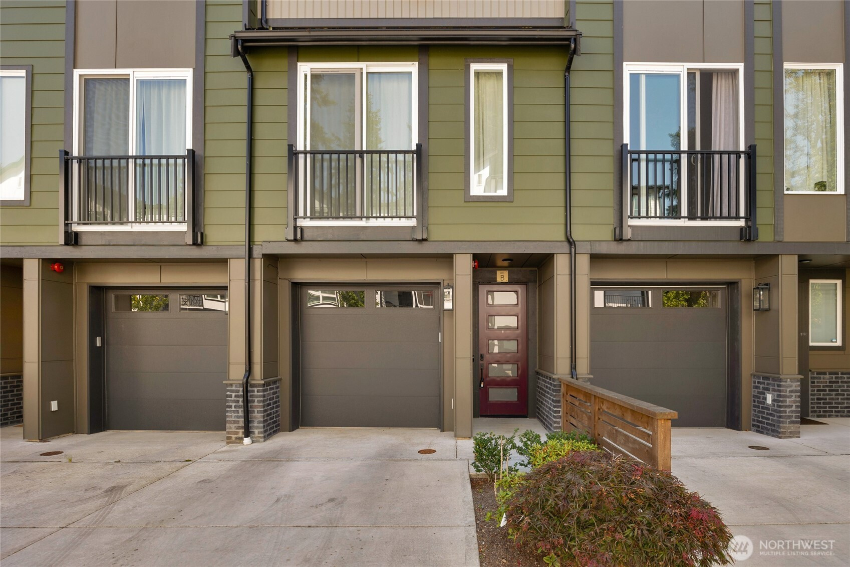 18521 1st Avenue NE, Shoreline, WA 98155